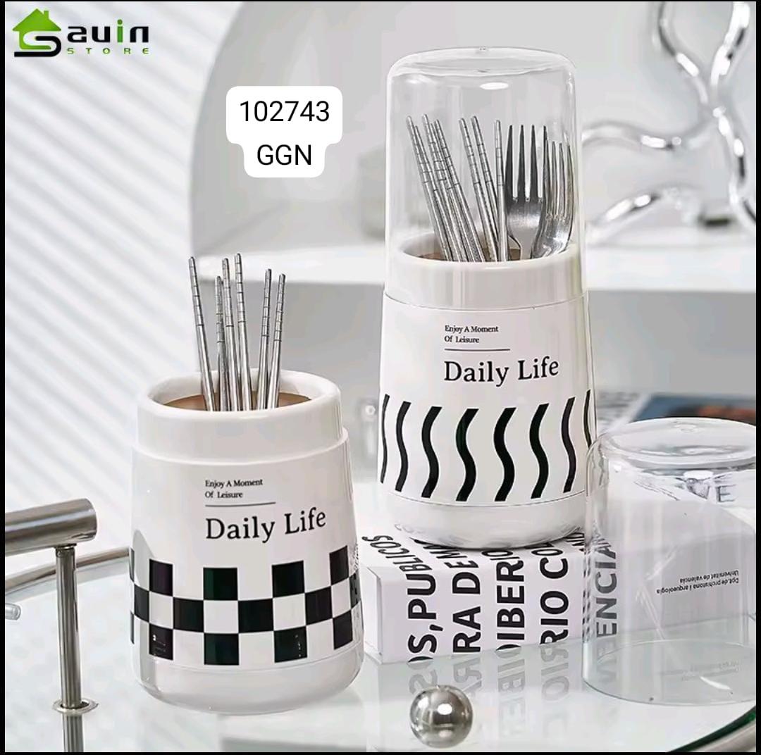 dustproof chopstick bucket